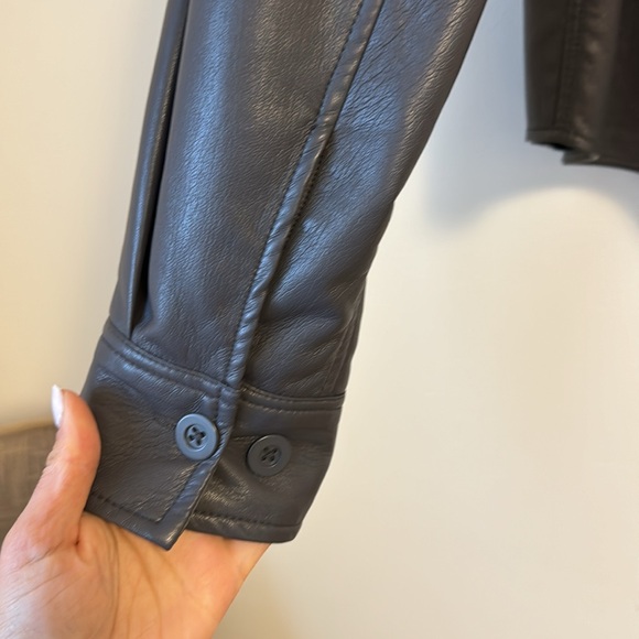 Babaton Oversized Button Down Shirt Size XS in gray - Picture 4 of 7